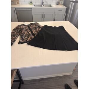Misook Medium 2 Piece Skirt Set Jaquard Print
